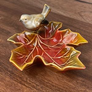 Ceramic Eastern Bird Maple Leaf.